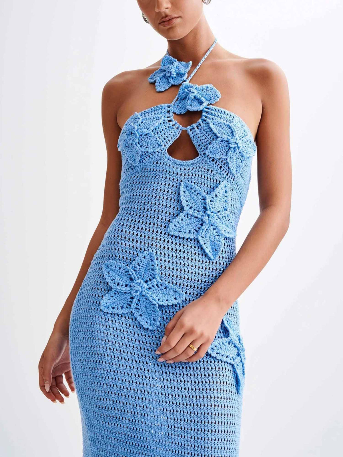 Robe Maxi Bleue en Crochet à Dos Nu